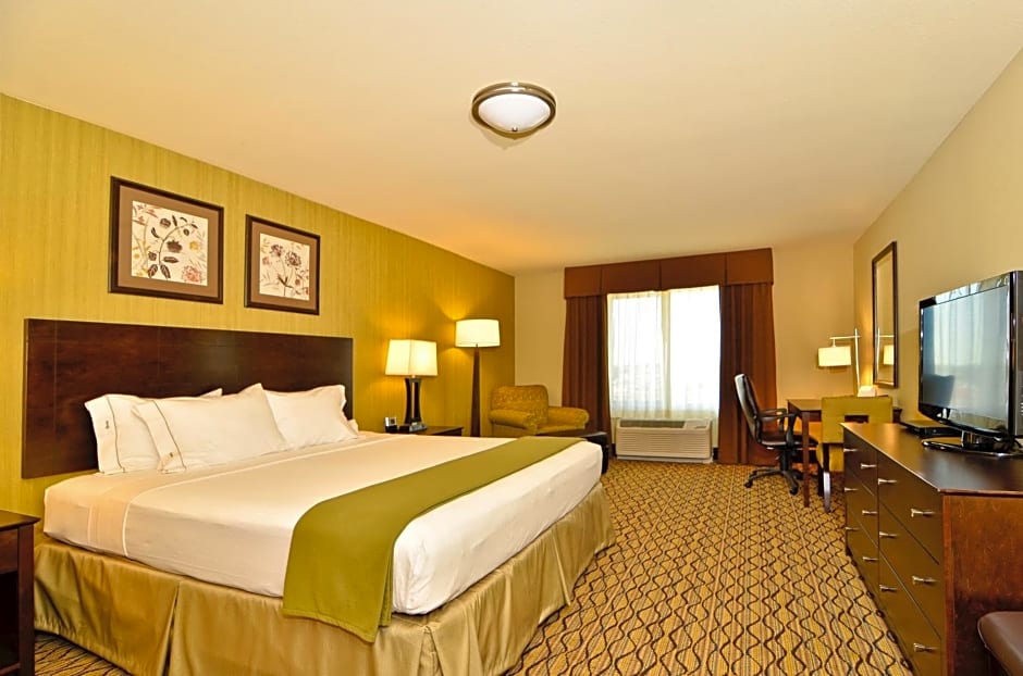 Holiday Inn Express Hotel And Suites Williston