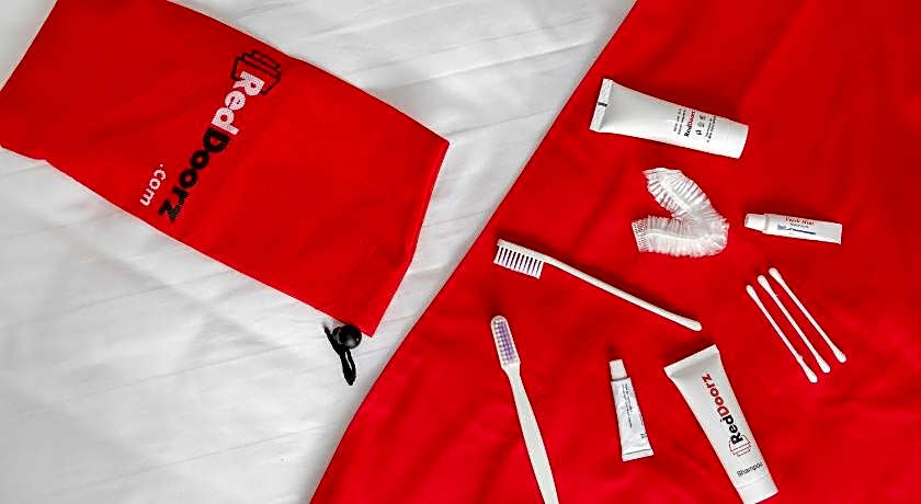 RedDoorz @ Helvetia Medan 2