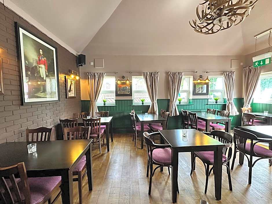 The Prince Albert Pub & Hotel with onsite FREE PARKING 2 minutes from Legoland