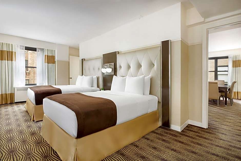  The New Yorker Hotel