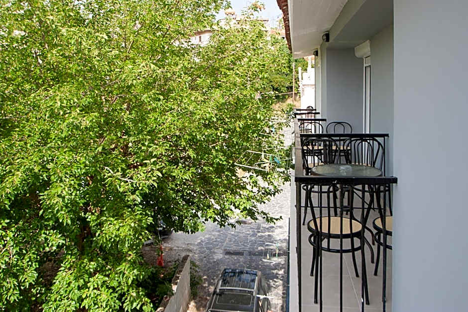 AVOCADO Skiathos