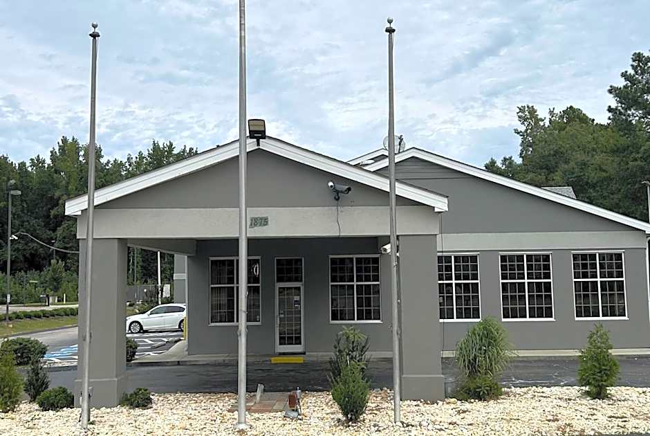 Super 8 by Wyndham Fayetteville