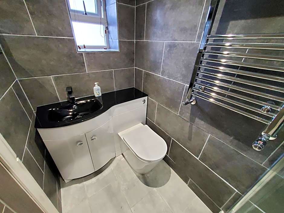 The Ashcroft Studios & Apartments with Free Parking