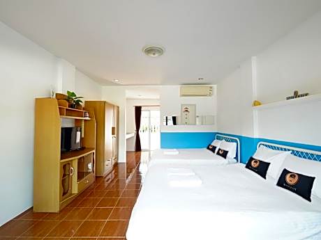 Family Room with Garden View