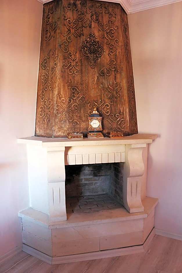 Karamazov Antik Otel