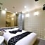 Hotel California Kaminarimon (Adult Only)