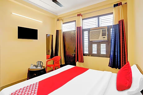 OYO Flagship 808695 Pari Hotel