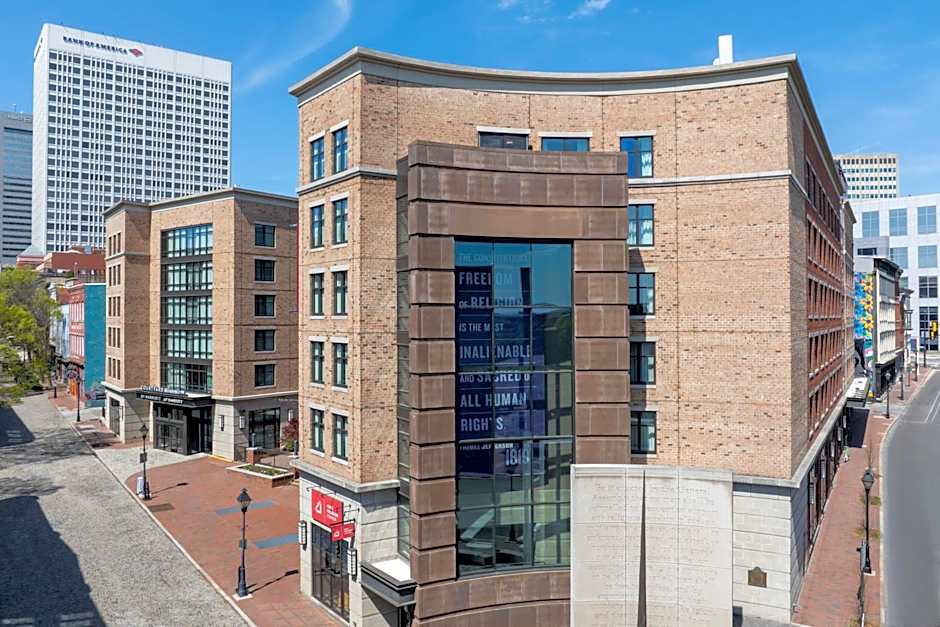 Courtyard by Marriott Richmond Downtown