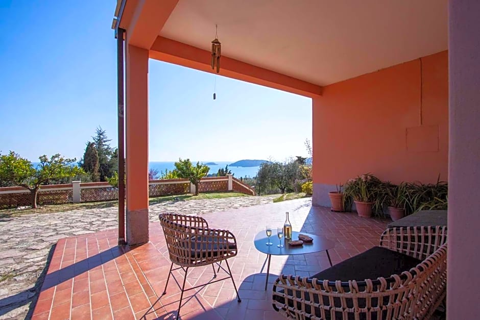 La Camelia Bianca B&B – Lerici, PA