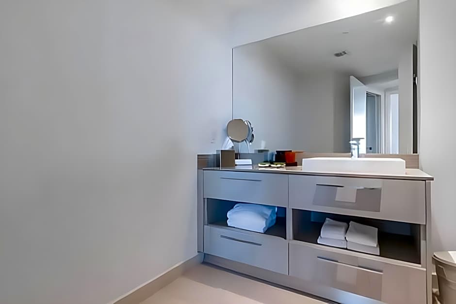 Hide Beach Residences