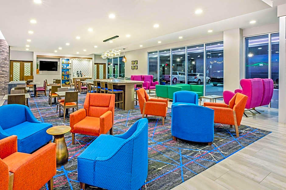 La Quinta Inn & Suites by Wyndham Waco Downtown - Baylor