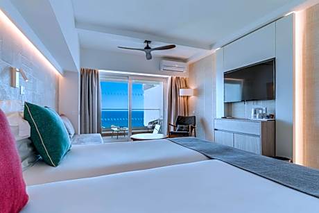 Double or Twin Room with Sea View (2 Adults + 1 Child)