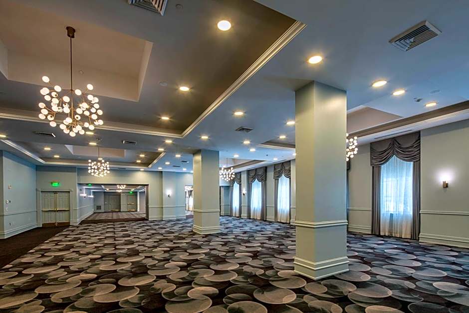 Collegian Hotel & Suites, Trademark Collection by Wyndham