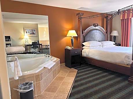 King Suite with Spa Bath - Non-Smoking