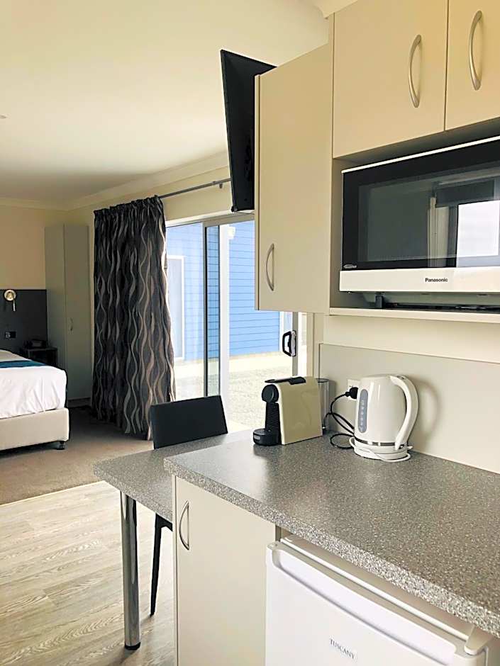 Thornton Lodge Motel