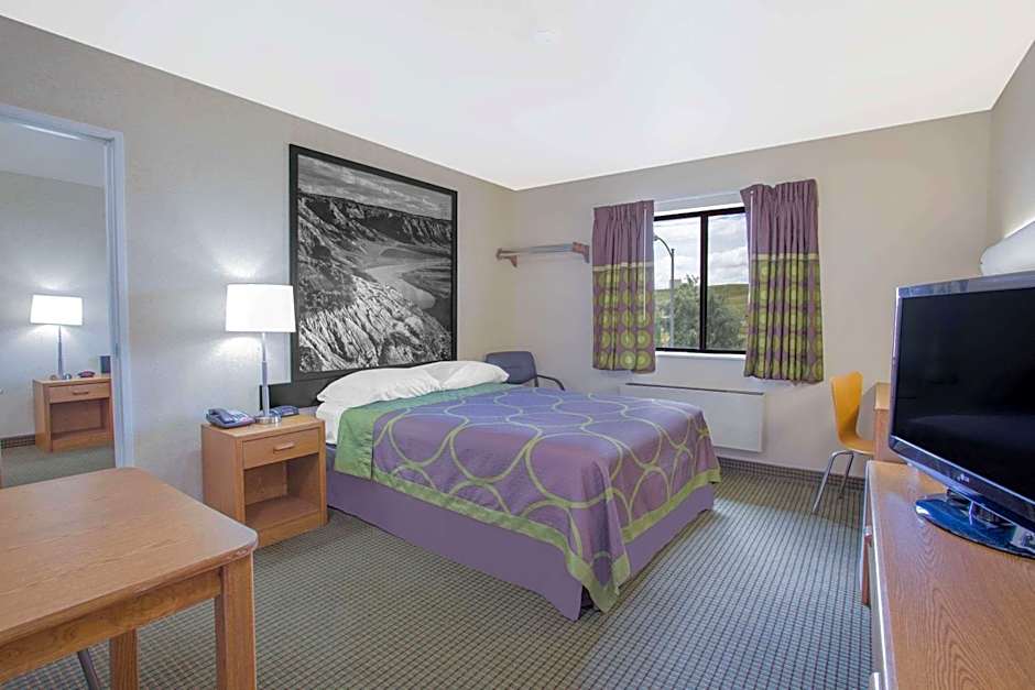 Super 8 by Wyndham Havre