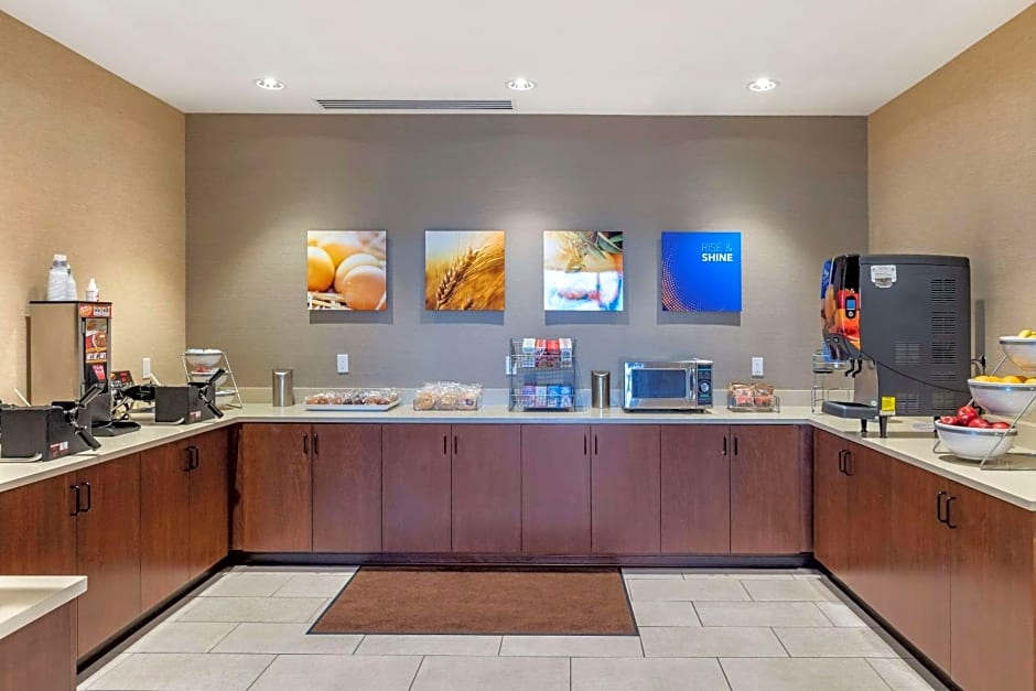 Comfort Inn & Suites