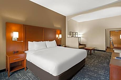 King Suite - Accessible/Non Smoking