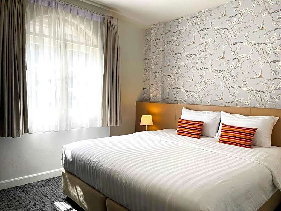24 Inn at BTS Phrom Phong