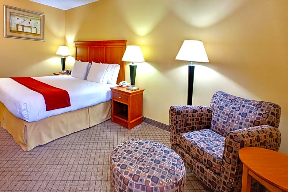 Holiday Inn Express Hurricane Mills Waverly By IHG