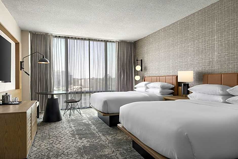 Sheraton Charlotte Hotel