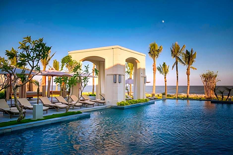 FLC Luxury Hotel Samson
