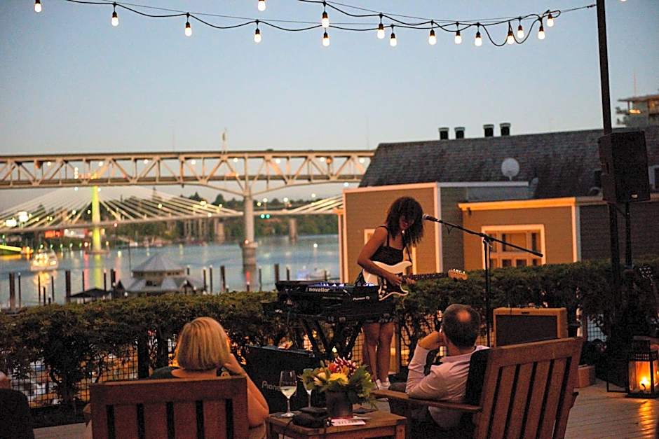 River Place Hotel
