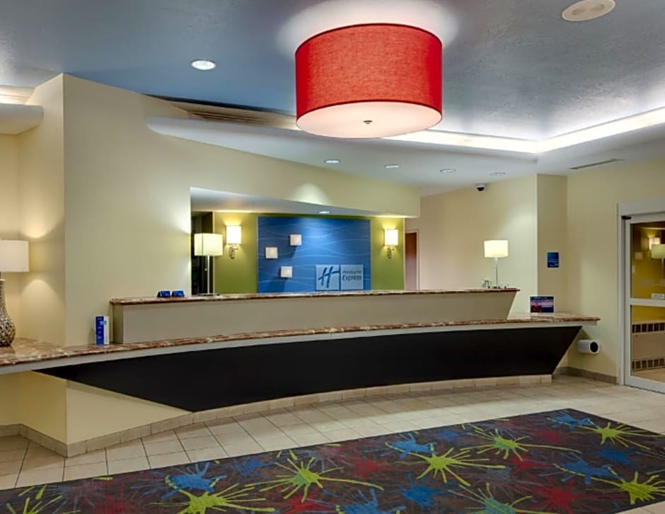 Holiday Inn Express Hotel & Suites Saginaw by IHG
