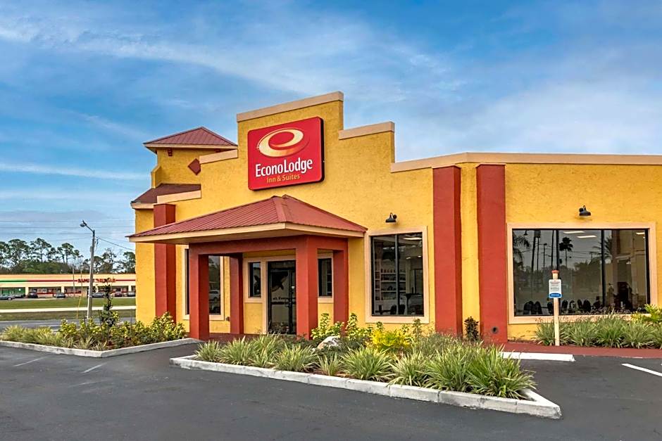 Econo Lodge Inn & Suites Maingate Central