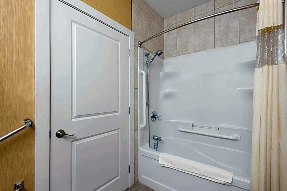 Super 8 by Wyndham Watrous