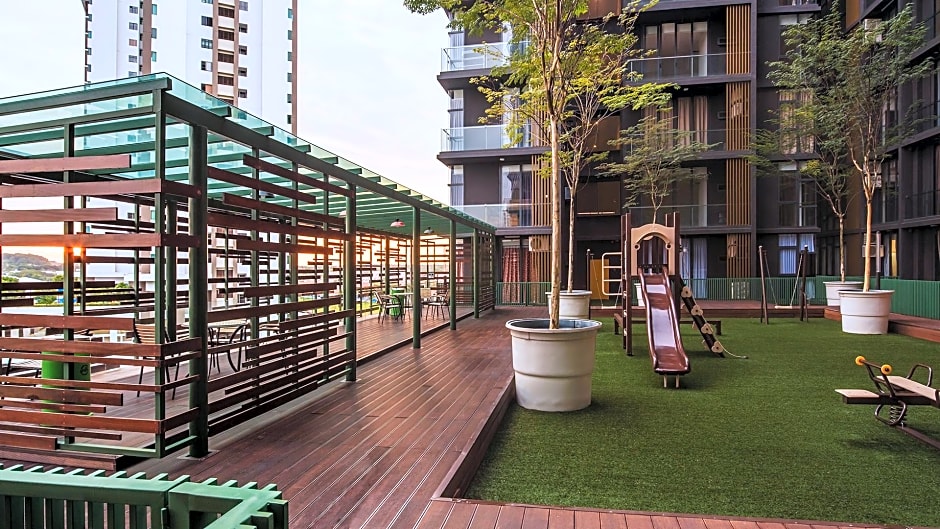 Cube 8teens Boutique Suite by Nest Home