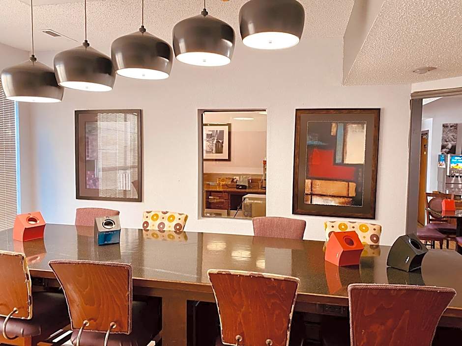 Howard Johnson by Wyndham Branson Theatre District