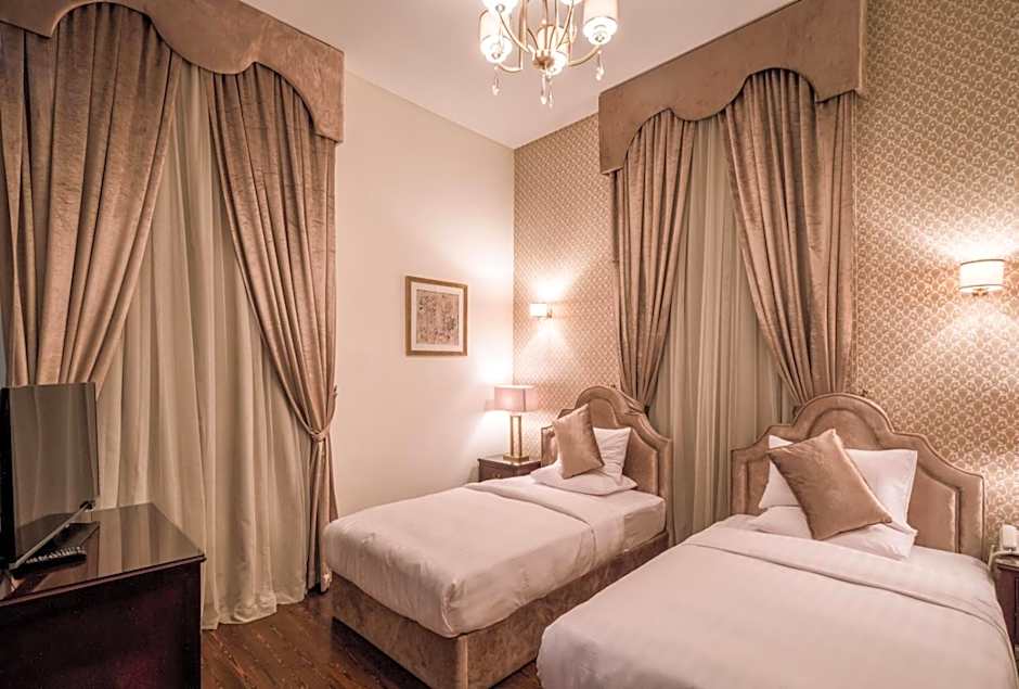 1920s Boutique Hotel and Restaurants