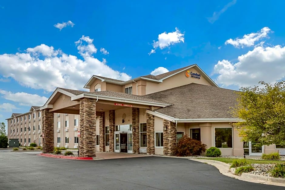 Comfort Inn & Suites Dimondale - Lansing