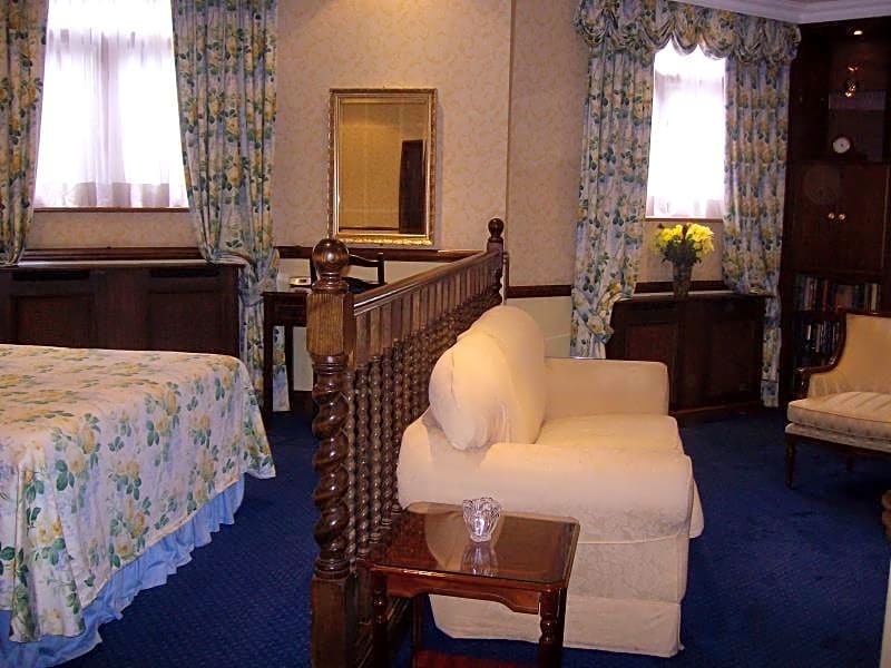 London Elizabeth Hotel