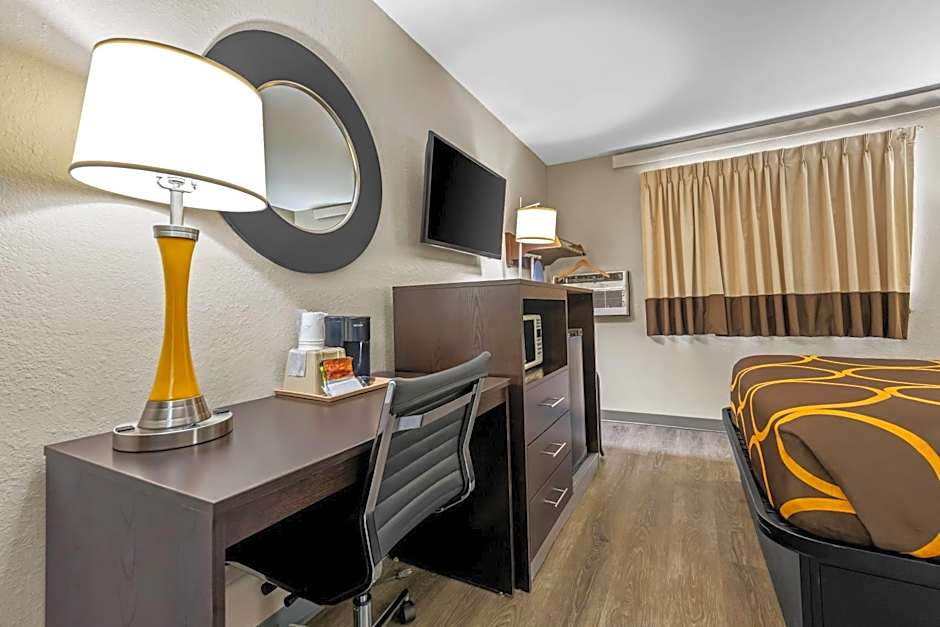 Super 8 by Wyndham Homewood Birmingham Area