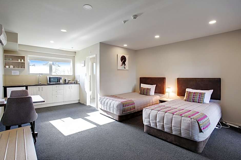 Ellerslie Palms Motel