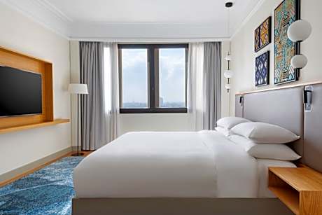 Presidential Suite, M Club lounge access, 1 Bedroom Suite, 1 King, City view