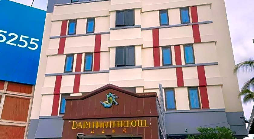 SR Hotel