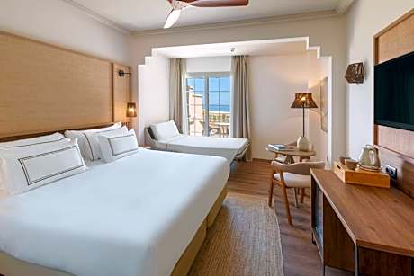 Family Room Sea View (3 Adults)