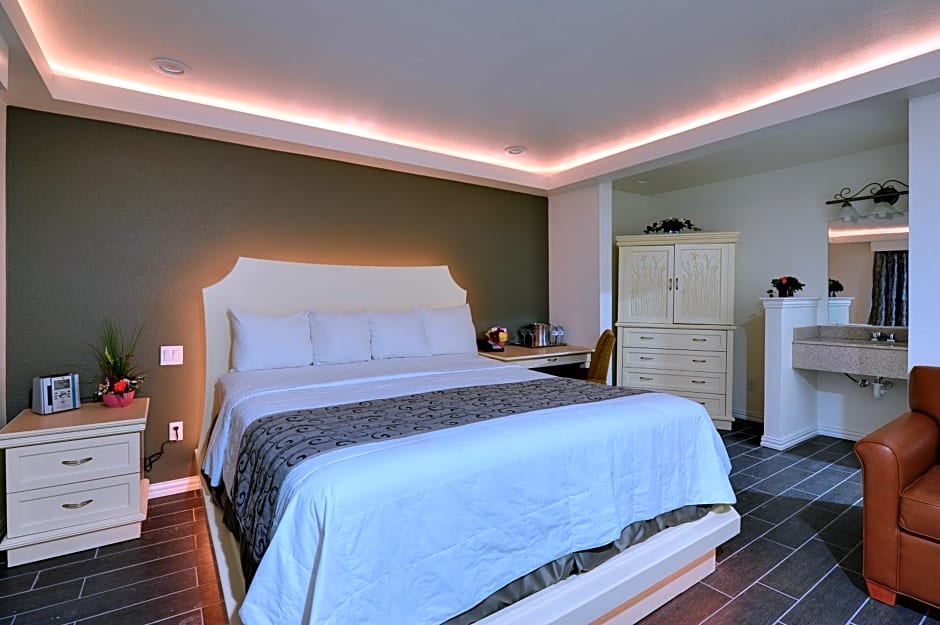 Romantic Inn & Suites