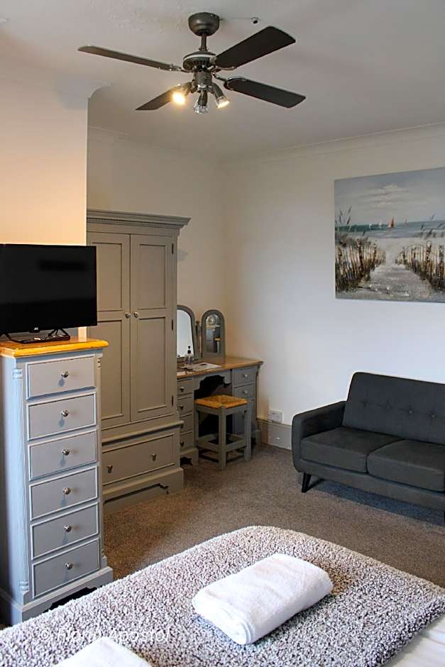 Photo 1 of 5 of Standard, Sea View