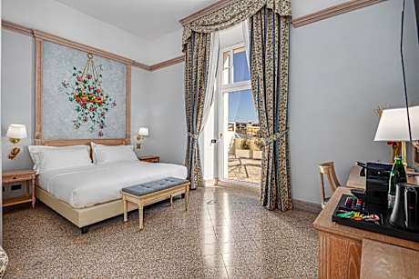 Junior Suite with Balcony Sea View