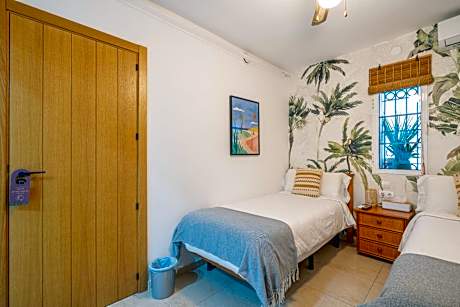 Twin Room with Private Bathroom