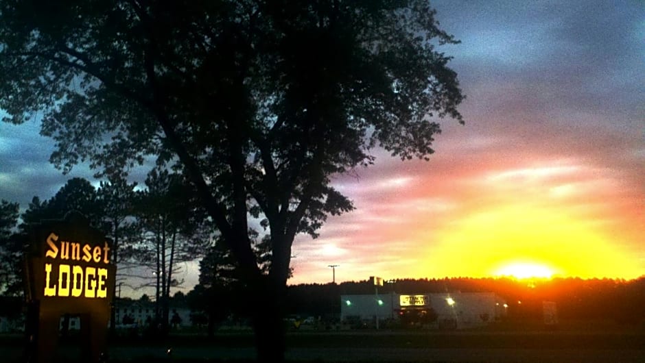 Sunset Lodge Escanaba