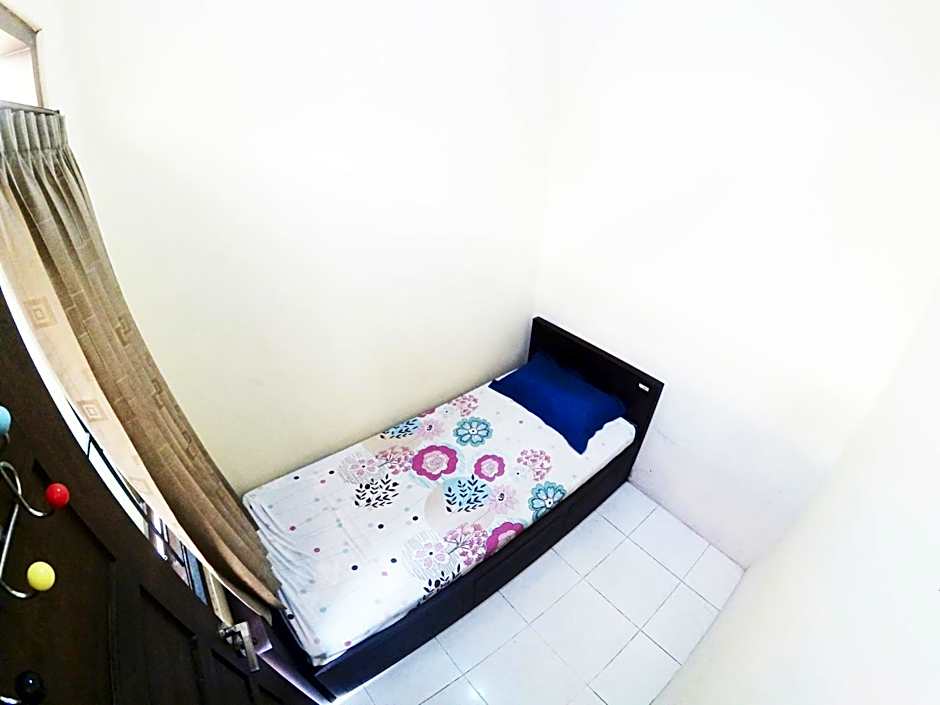 Minggiran Street Homestay jogja