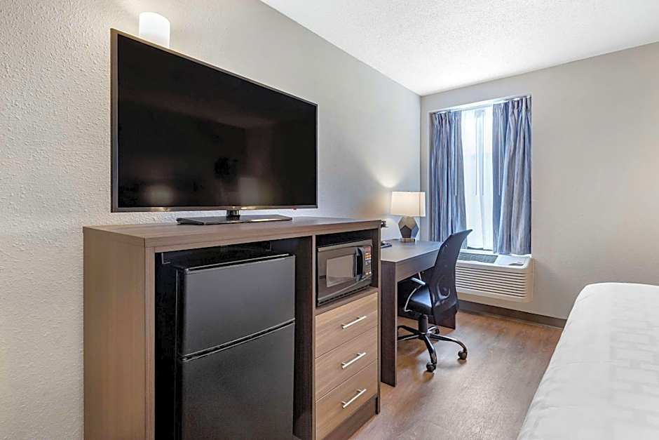 Clarion Pointe Raleigh Midtown