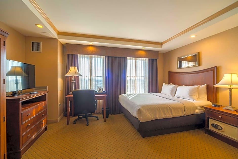 Ambassador Hotel Milwaukee, Trademark Collection by Wyndham