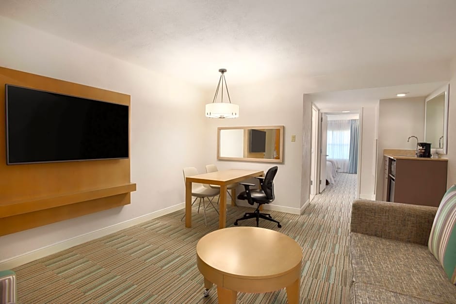 Photo 1 of 2 of Standard Suite