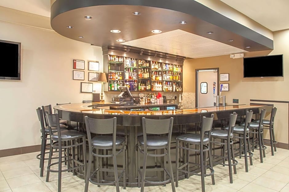 Hawthorn Suites Bloomington